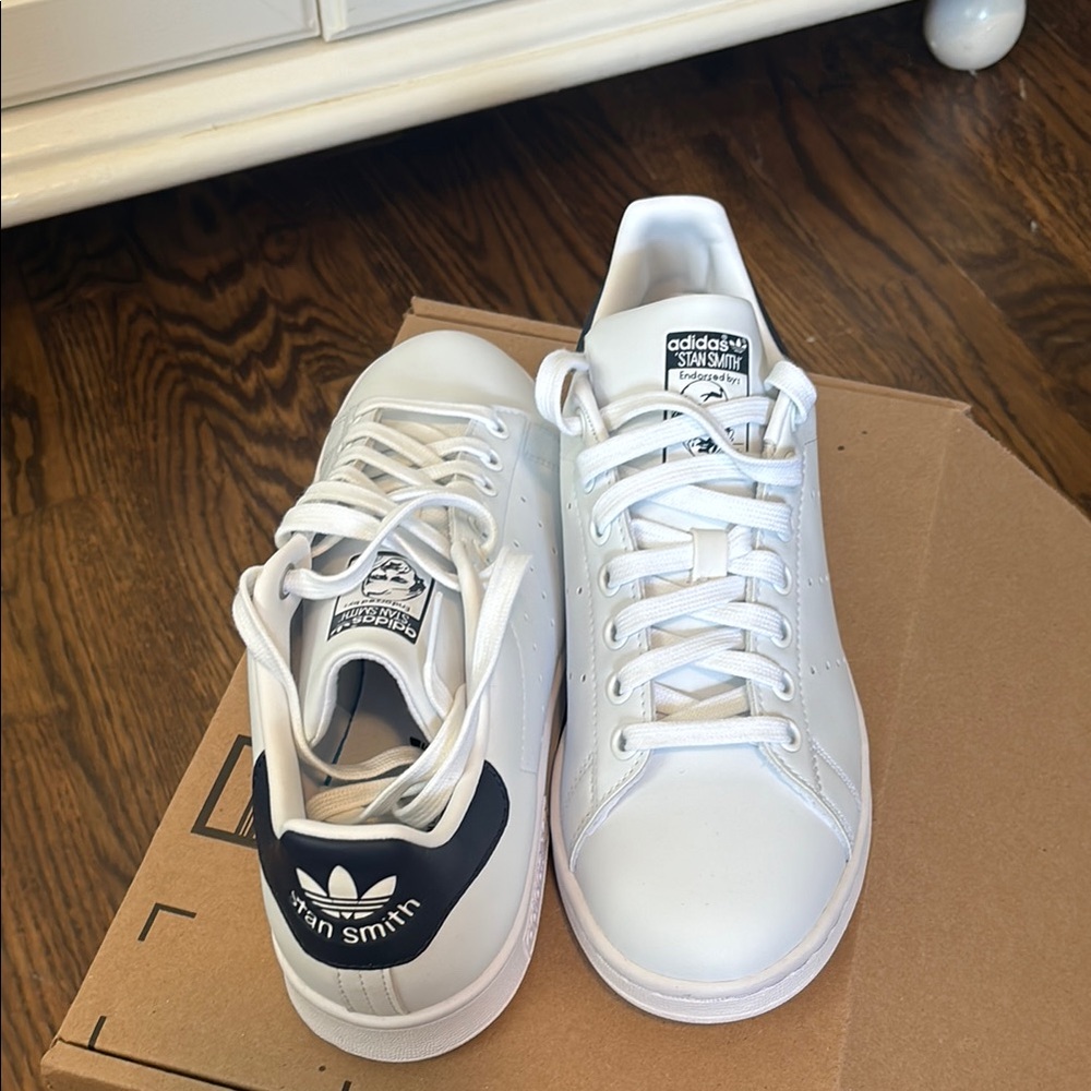 BRAND NEW, Adidas Stan Smith White and Navy sneakers